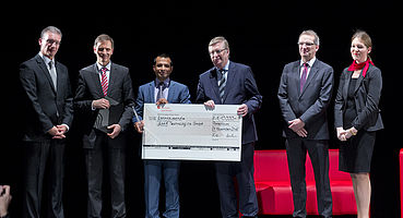 Zaak Technologies nimmt den Innovationspreis Berlin Brandenburg 2015 entgegen.